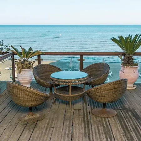 Арартаменты На Пляже Appartamento Larnaca